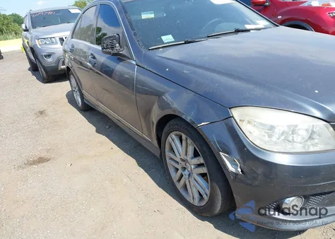 2008 Mercedes-Benz C 300 Luxury 4Matic/Sport 4Matic из США, поврежденный, VIN WDDGF81XX8F048417